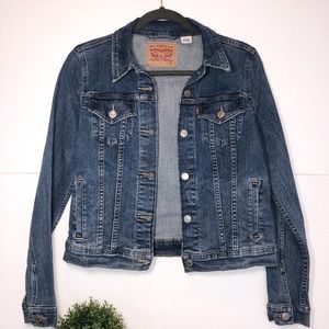 Levi’s Medium Wash Denim Jean Jacket